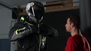 BROMO.com: Muscle Ryan Bones foot licking blowjob cum