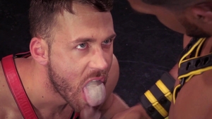 Hot House - Bodybuilder XL fucked anal