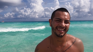 Latin Leche: Bulge-licious Antuan Gets Deep-throated
