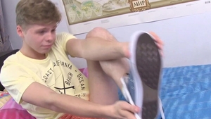 Masturbating with a Dildo - A Gay Tale of Satisfaction